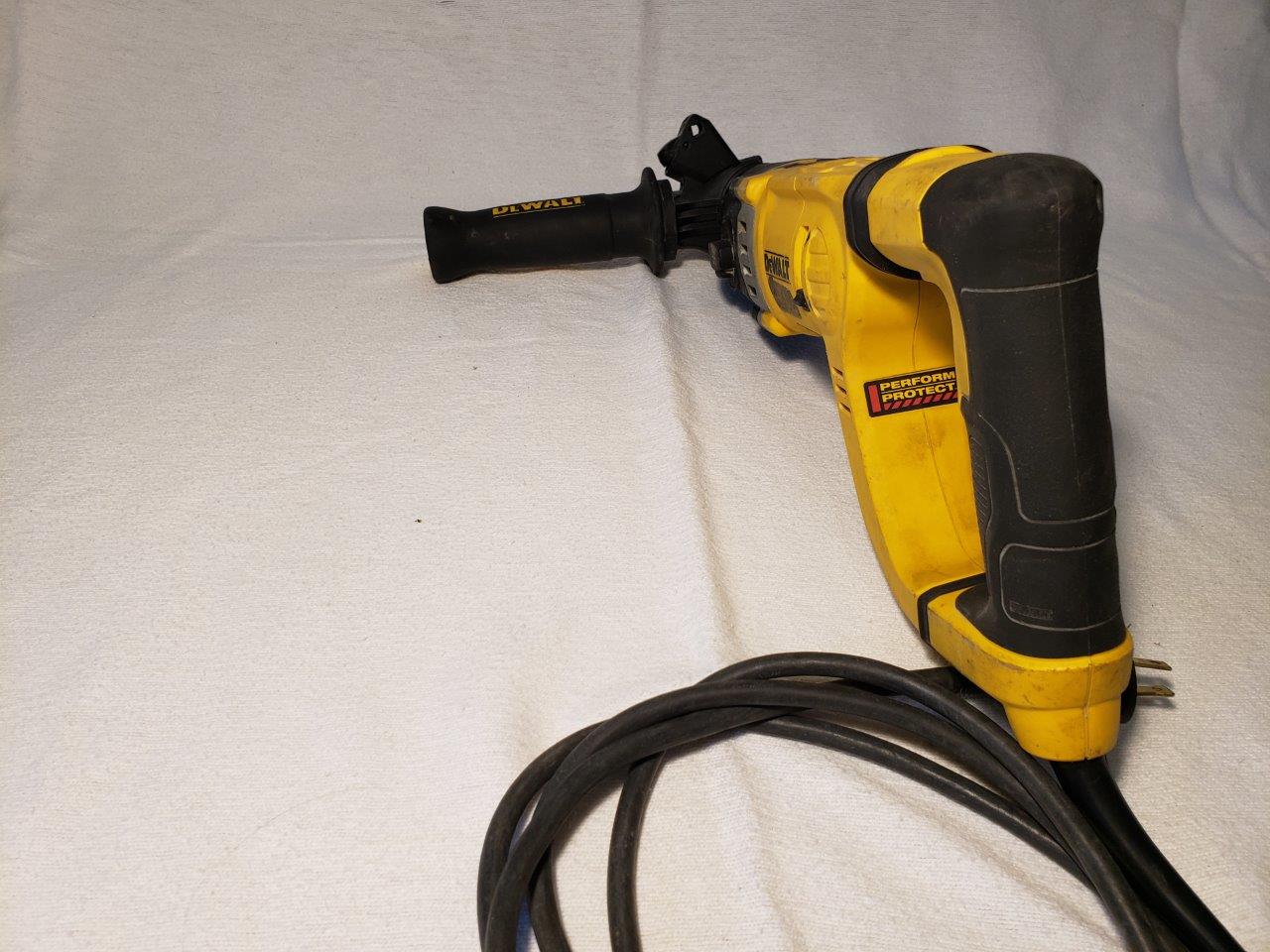 Dewalt D25263 11/8″ Corded SDS+ DHandle Concrete Rotary Hammer Drill