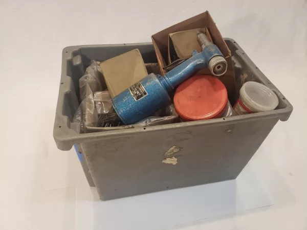 CENTRAL PNEUMATIC STOCK No. 167 AIR RIVETER + 46 lbs of rivets