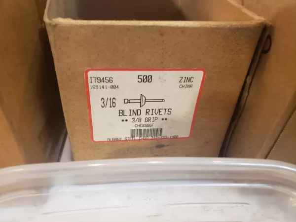CENTRAL PNEUMATIC STOCK No. 167 AIR RIVETER + 46 lbs of rivets