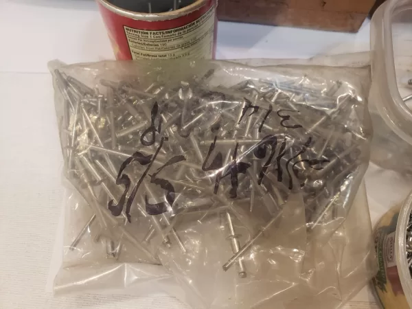 CENTRAL PNEUMATIC STOCK No. 167 AIR RIVETER + 46 lbs of rivets