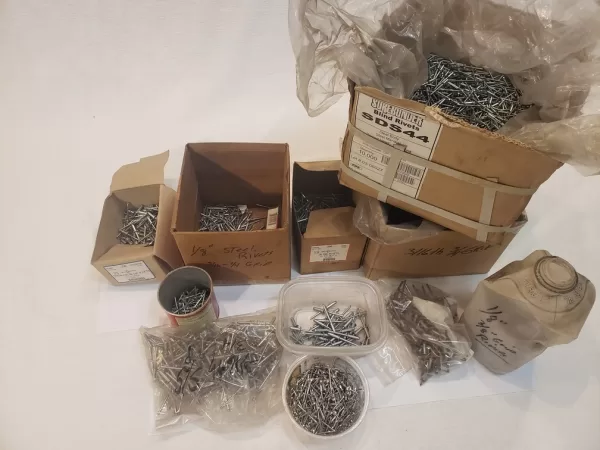 CENTRAL PNEUMATIC STOCK No. 167 AIR RIVETER + 46 lbs of rivets