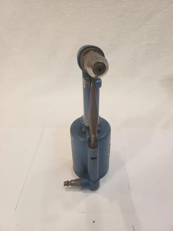 CENTRAL PNEUMATIC STOCK No. 167 AIR RIVETER