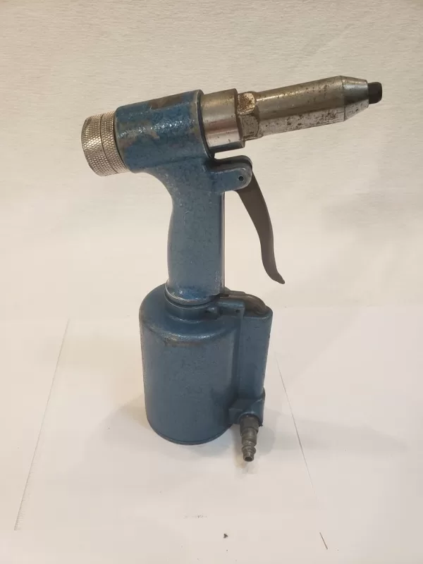 CENTRAL PNEUMATIC STOCK No. 167 AIR RIVETER
