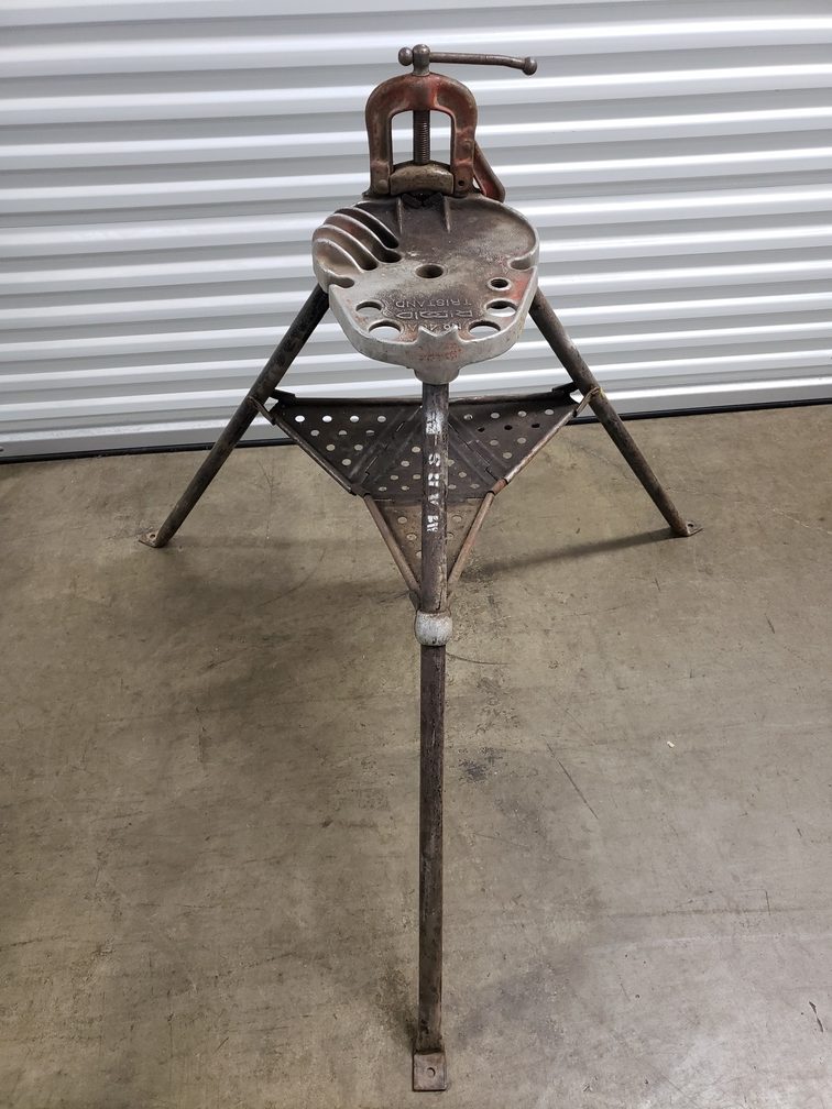 Portable TRISTAND® Vise Model 40A RIDGE TOOL COMPANY 40130 Yoke Vise