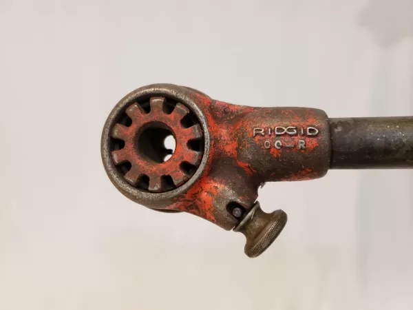 RIDGID Pipe 00-R Hand Ratchet Threader & 1/2 die head