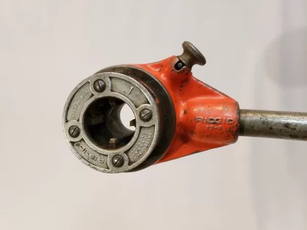 RIDGID Pipe 12-R Hand Ratchet Threader No. D-286 & 1 inch die head