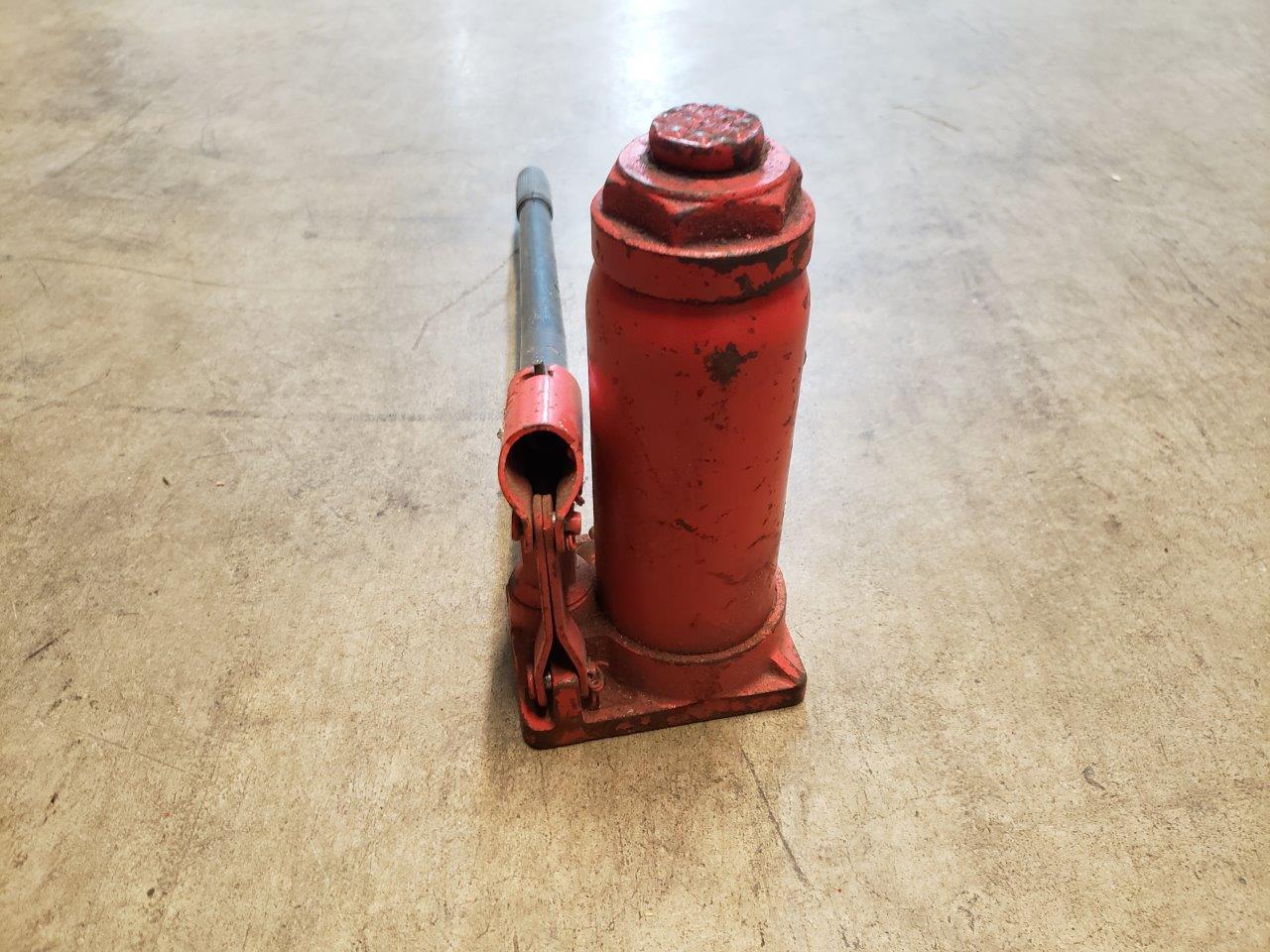 Husky 6 Ton / 12000 Lbs Hydraulic Bottle Jack Chicago HVAC tools and