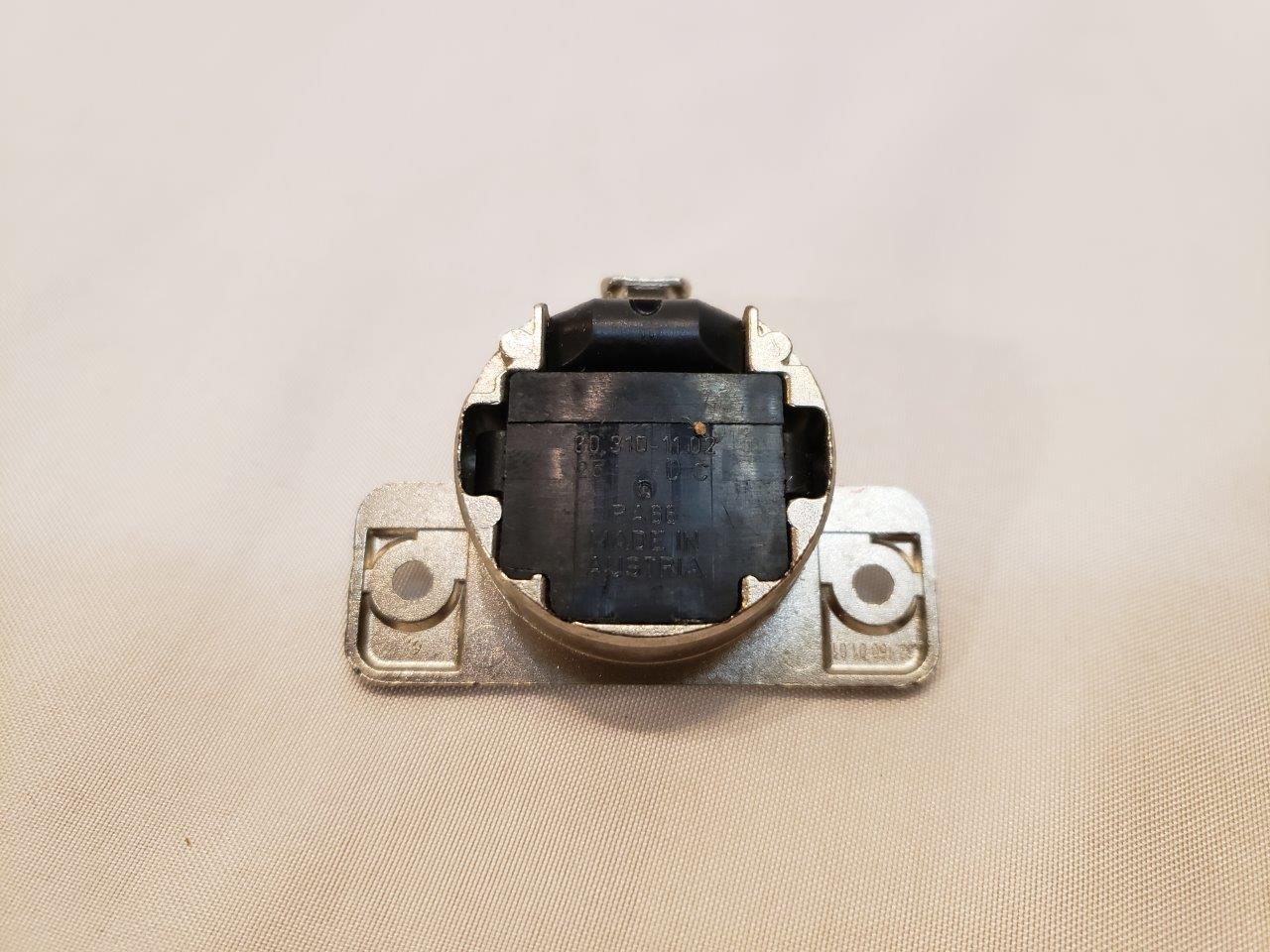 Lot of 96 Pieces Blum 33 hinges for partial and full overlay 30.31011.