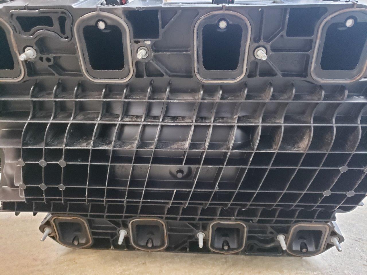 Intake Manifold Chrysler 300C 18436572 65721843 5.7L V8 Chicago HVAC