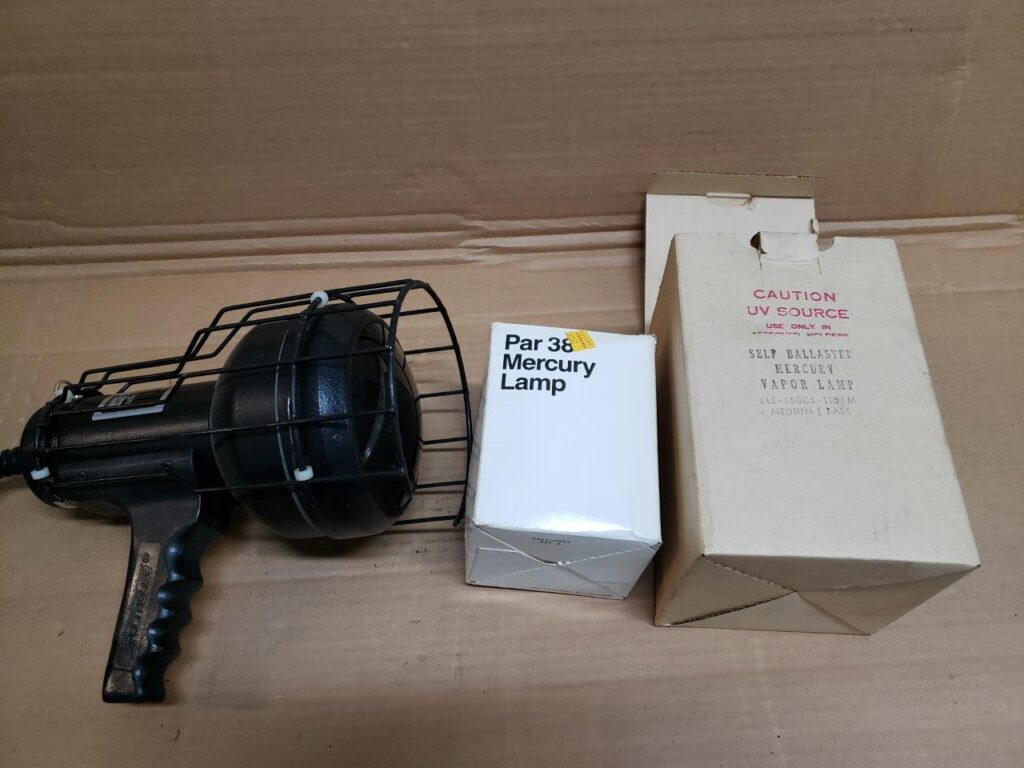 Refrigerant Leak Detector Ritchie Yellow Jacket 69464 Black Light with