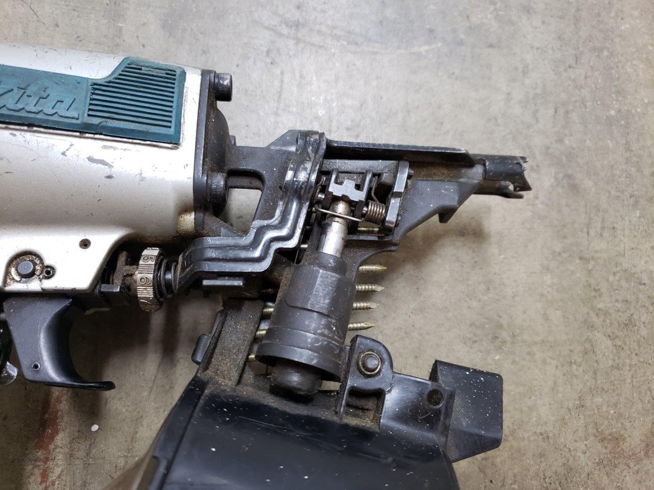 Makita Siding Construction Pneumatic Coil Nailer Chicago HVAC tools