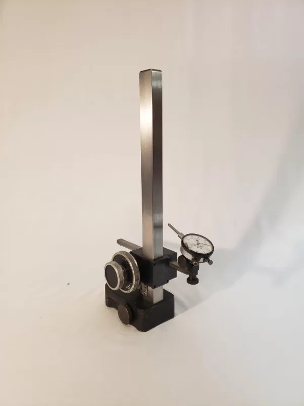 Standard gauge Co. Indicator Stand + Mitutoyo Dial Indicator .001" to 1.000" No 2416-10 Jeweled
