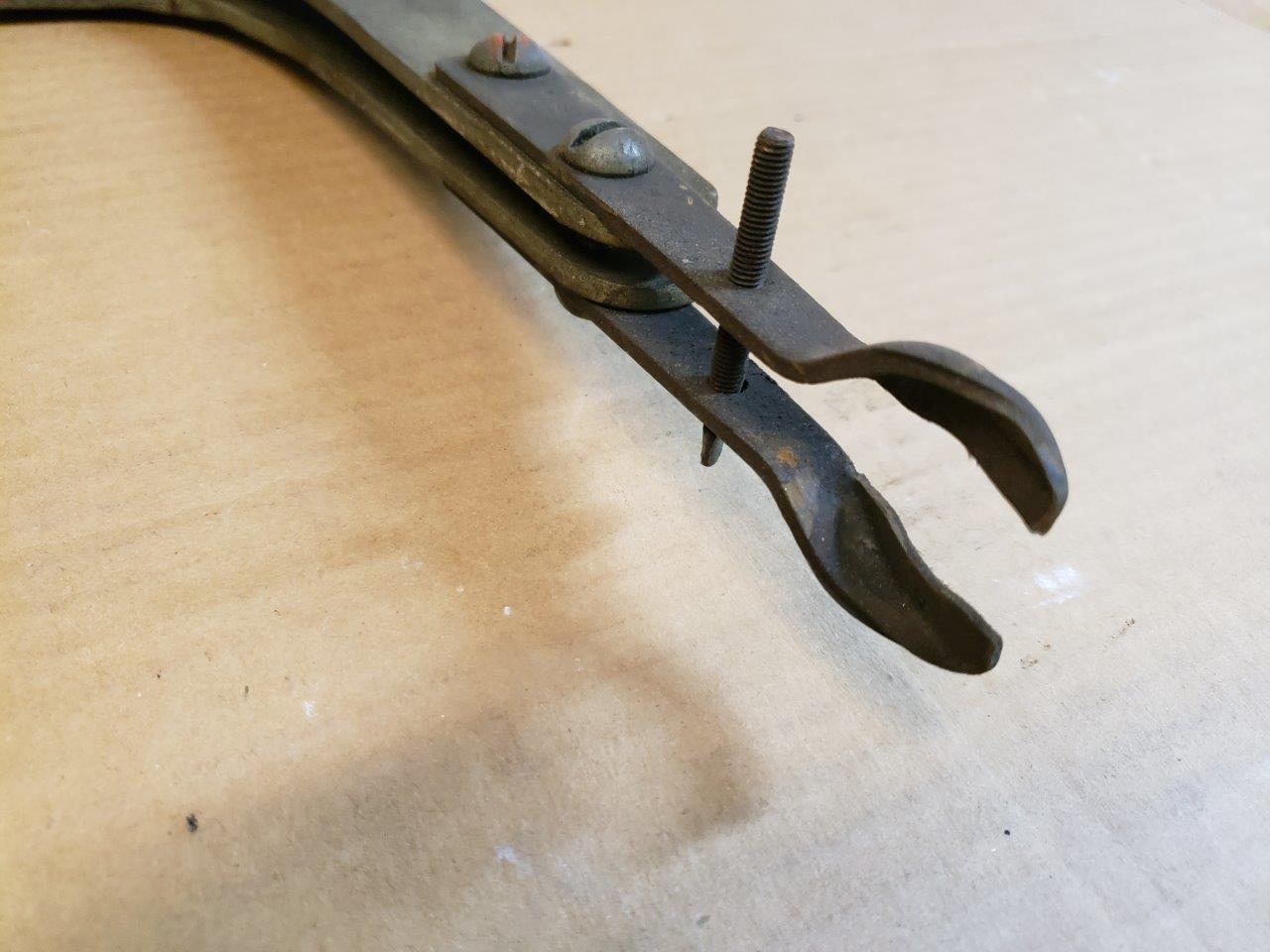 Vintage KD Mfg. Lancaster, PA Valve Spring Clamp No. 380 Chicago