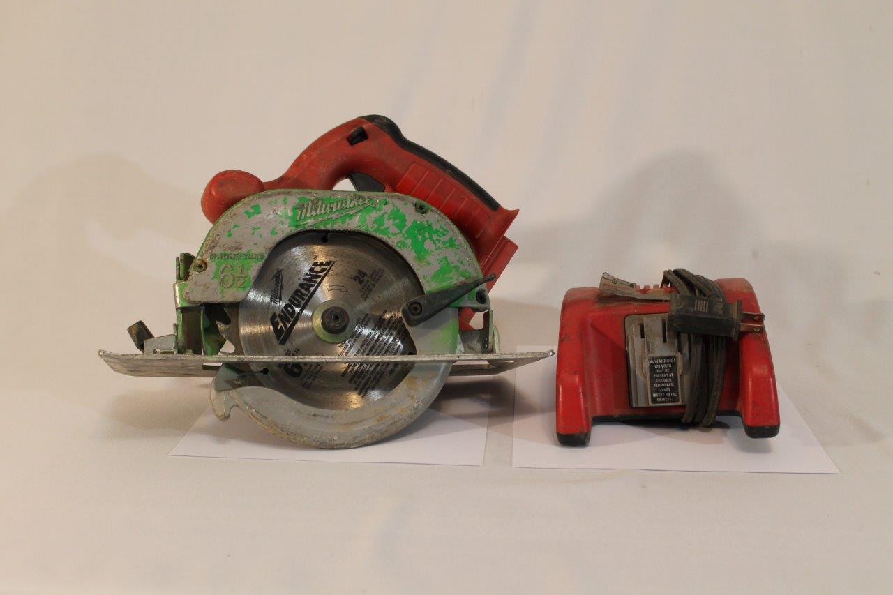Milwaukee Circular Saw 61/2 18V 631020 + Milwaukee 48592818
