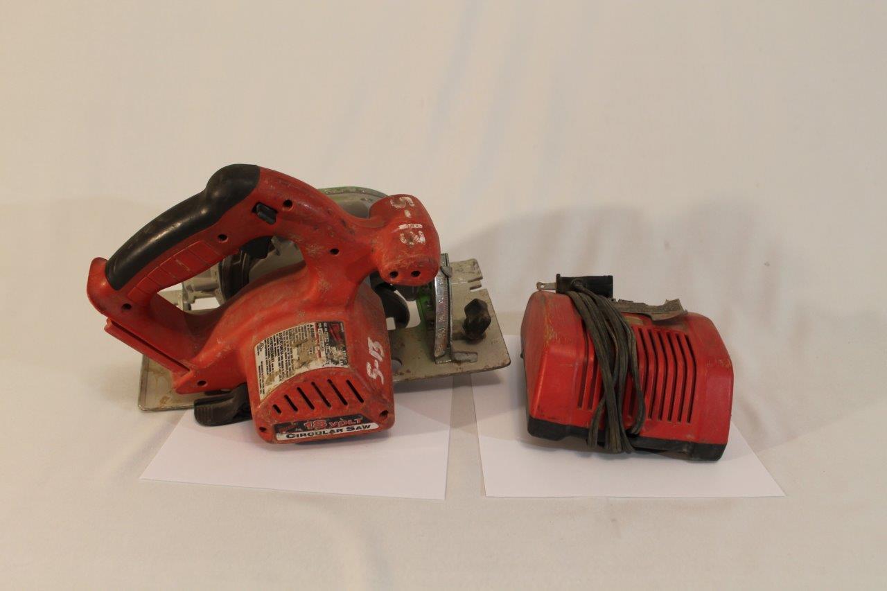 Milwaukee Circular Saw 61/2 18V 631020 + Milwaukee 48592818