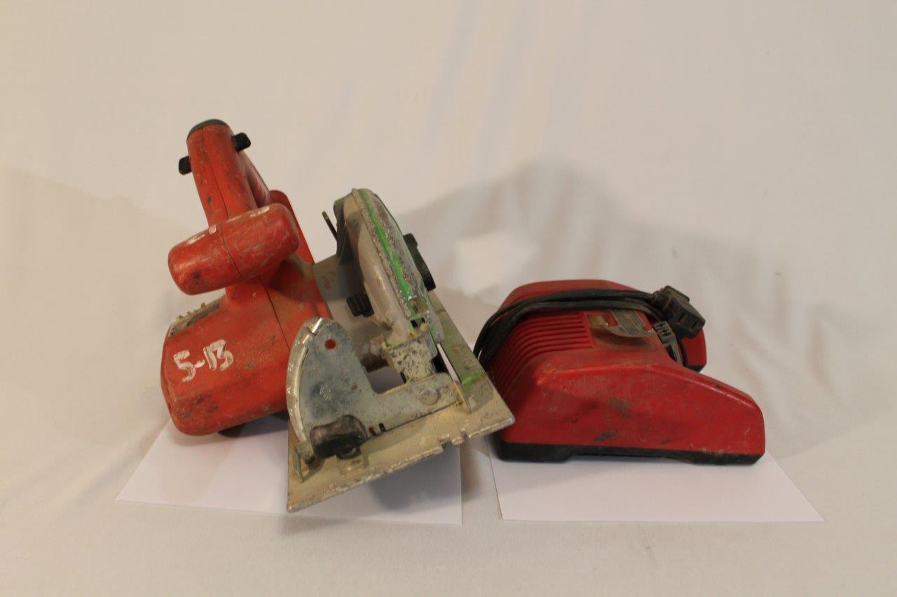 Milwaukee Circular Saw 61/2 18V 631020 + Milwaukee 48592818