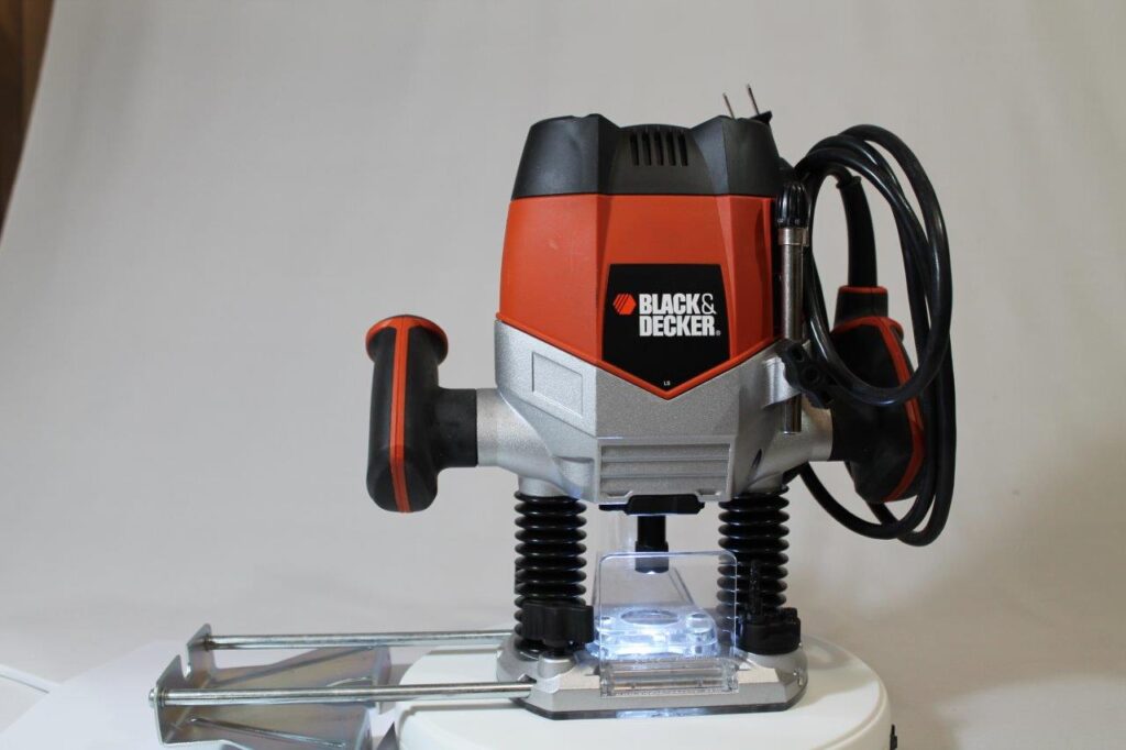 Black & Decker 10Amp Variable Speed Plunge Router RP250 Chicago