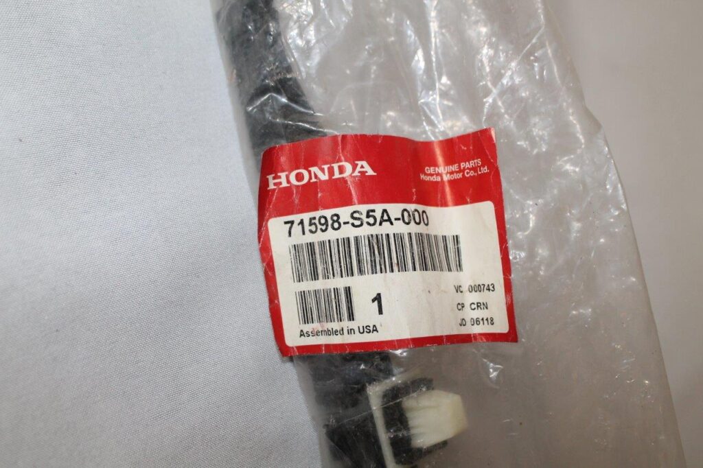 Honda 71598S5A000 Spacer, L Rear Bumper Side 20012005 Honda Civic