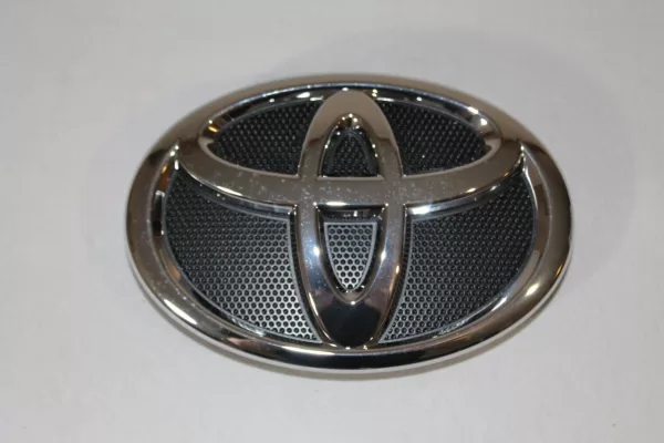 TOYOTA Genuine Accessories 75311-06100 Grille Emblem