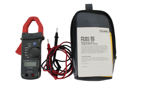 Fluke 32 Digital Clamp Meter With Leads And Case