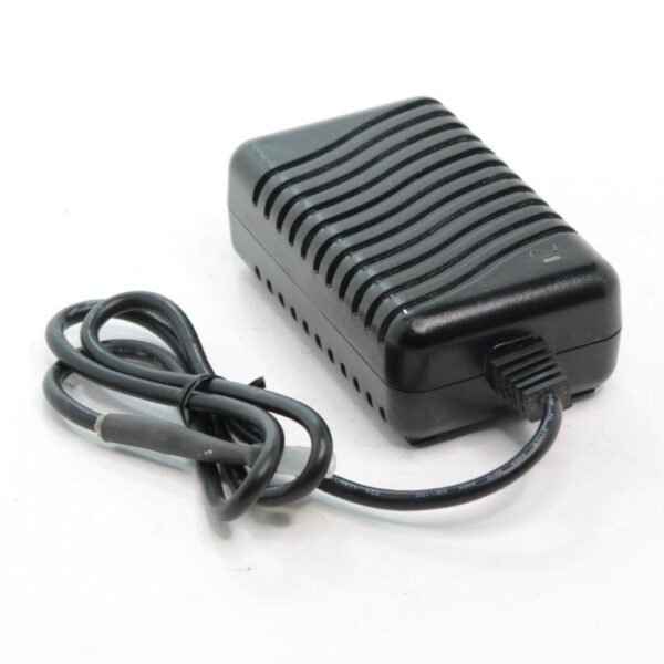 Soneil 2403SR 24V 1.5A Automatic Battery Charger – Smart 3-Stage Charger for Lead-Acid and Sealed Batteries